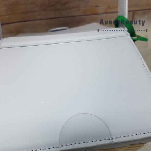 Kate Spade Picnic In The Park Basket Strawberry White Crossbody Strap included - Picture 11 of 14